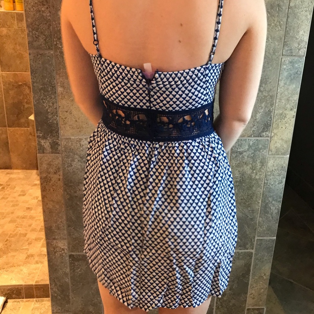 Pattern Dress - Picture 2 of 2